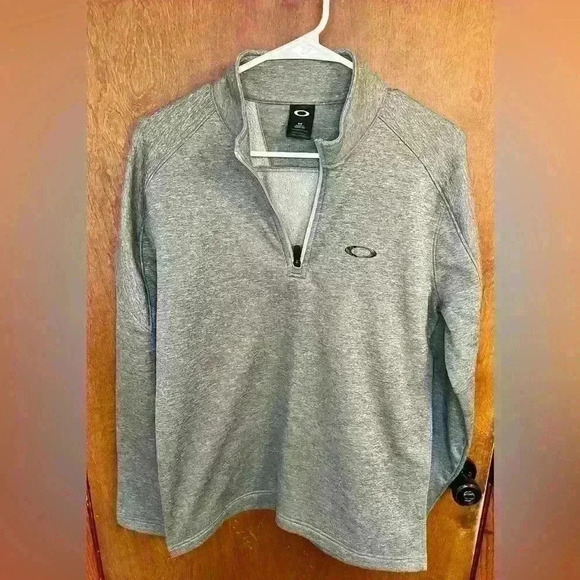 Men’s Oakley Performance Pullover - Picture 1 of 4